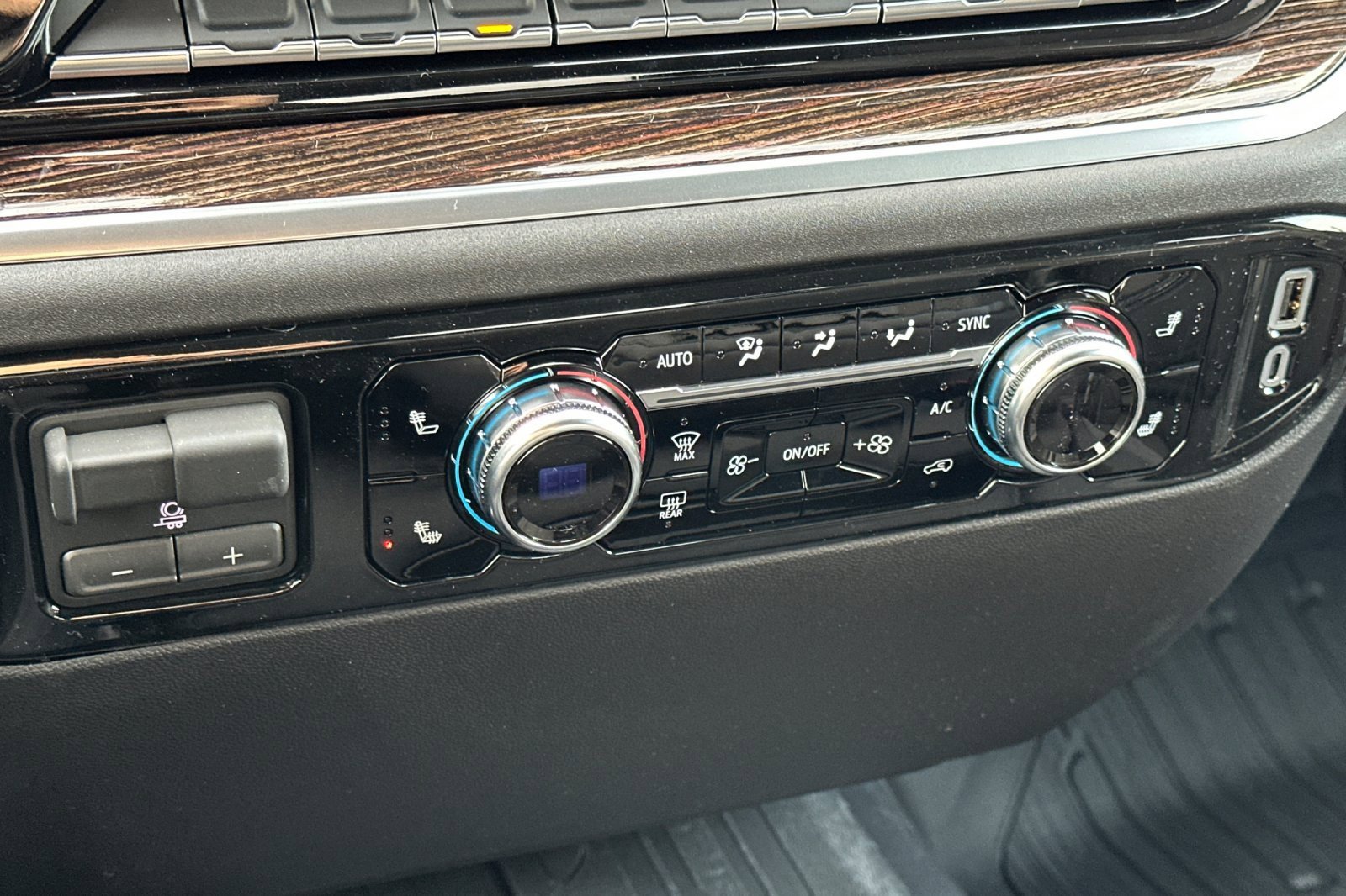 New 2026 GMC Sierra 1500 Elevation w/ Elevation Select Package image 21