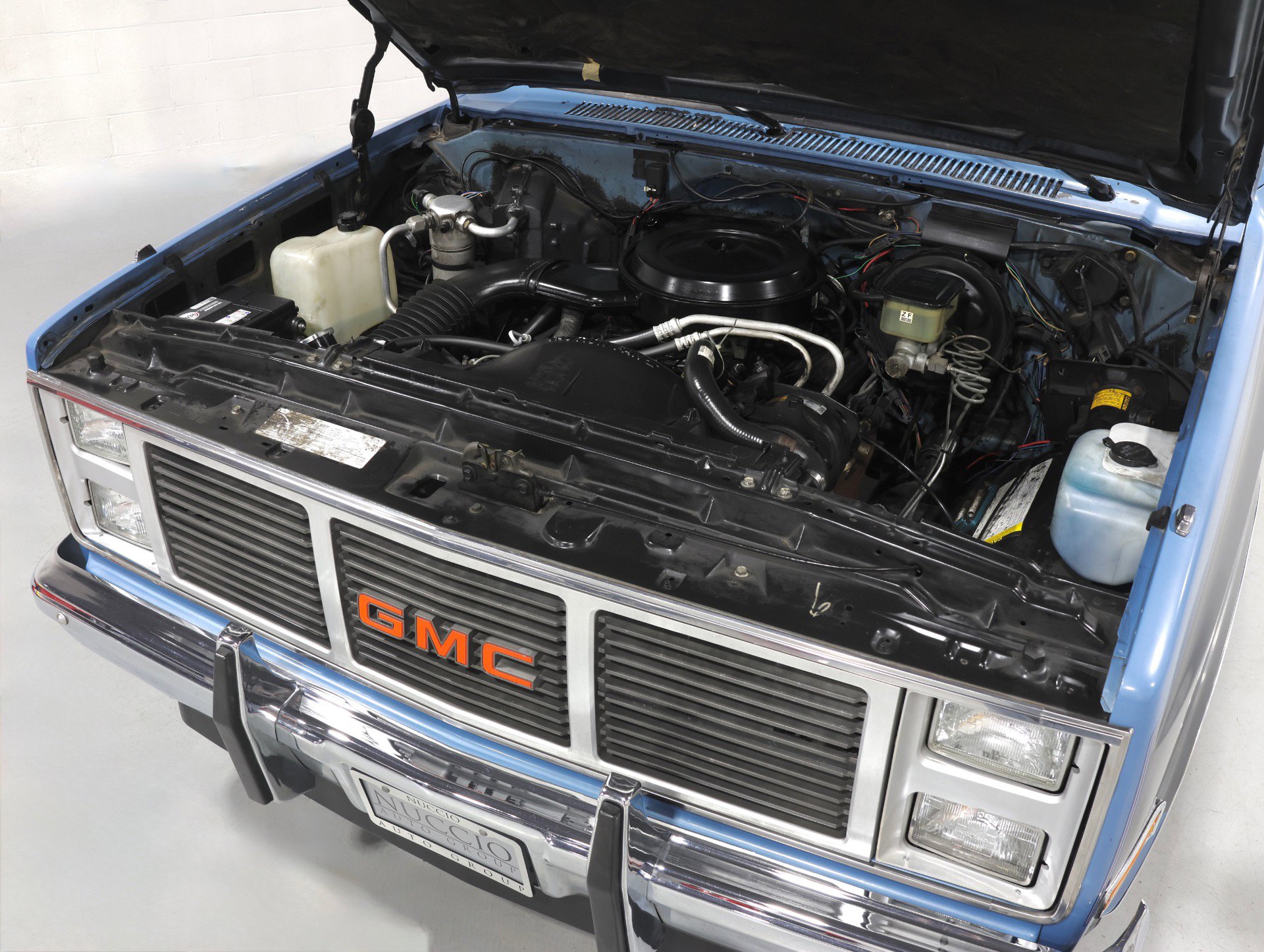 Used 1987 GMC Suburban 2WD image 5