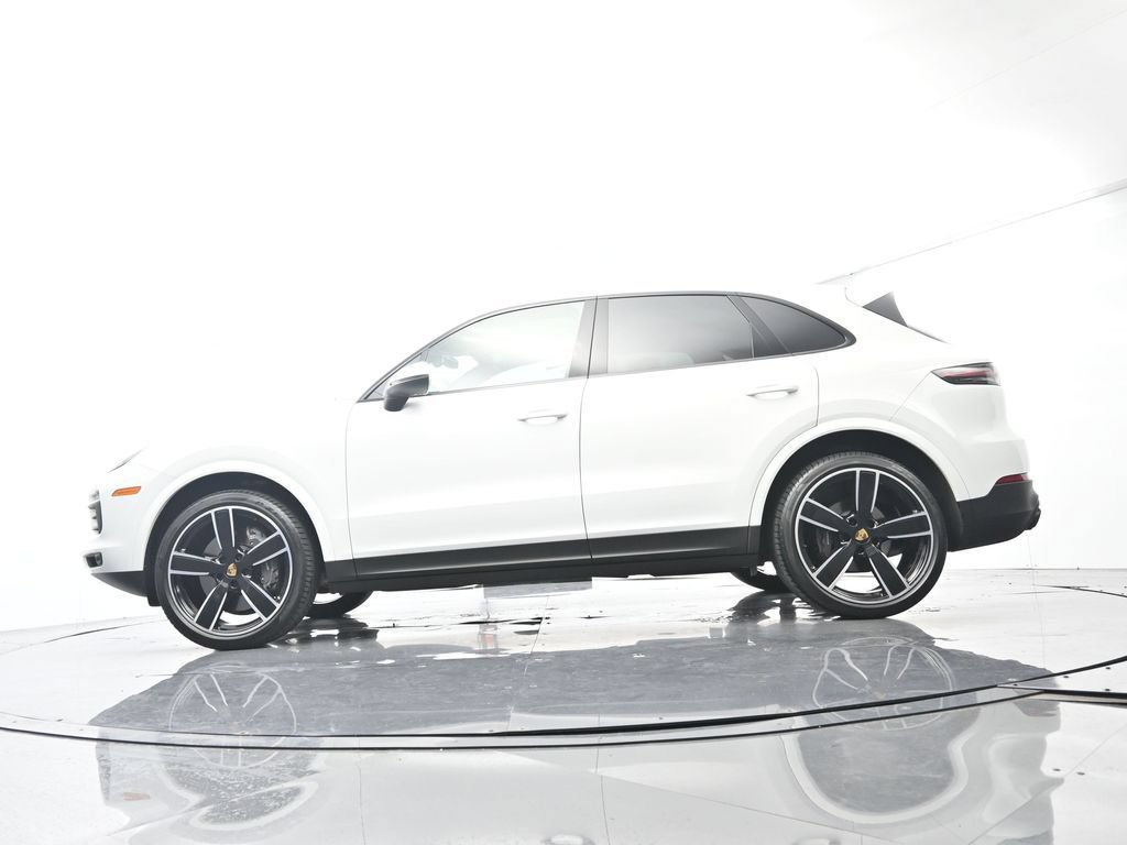 Certified 2023 Porsche Cayenne Platinum Edition AWD/4WD image 47