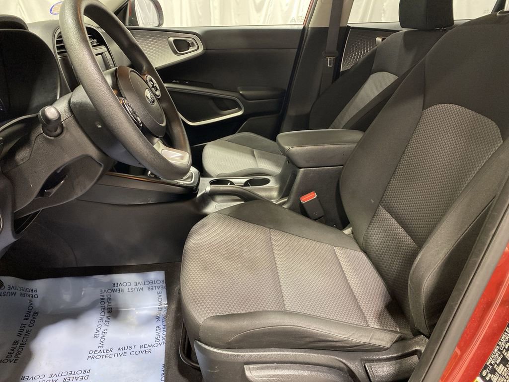 Used 2021 Kia Soul LX image 13