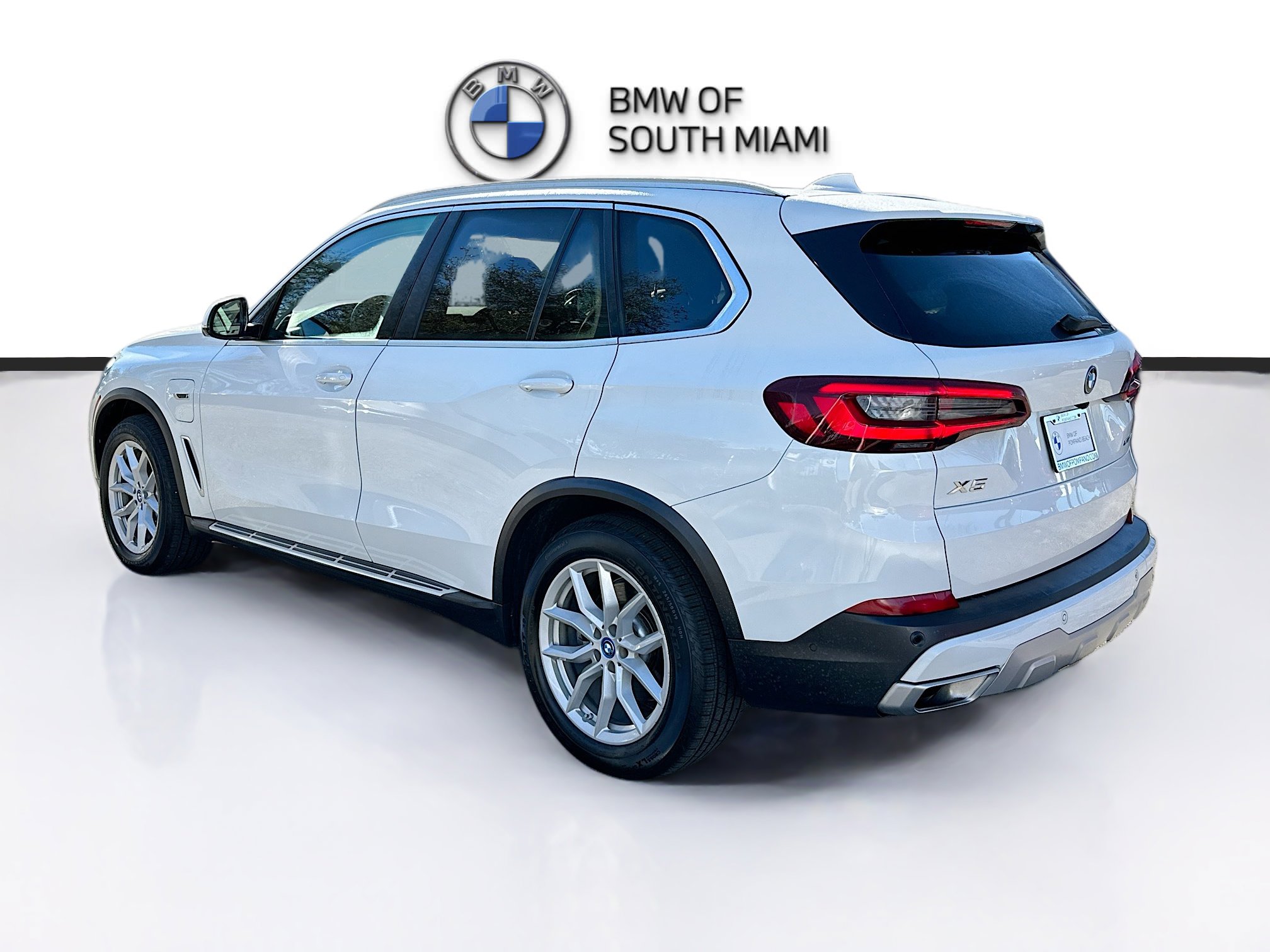 Certified 2023 BMW X5 xDrive45e w/ Parking Assistance Package image 5