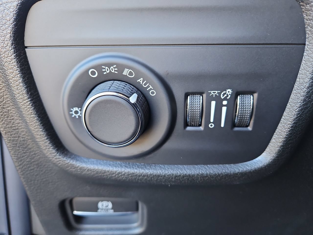 New 2026 Jeep Grand Cherokee Altitude AWD/4WD image 30