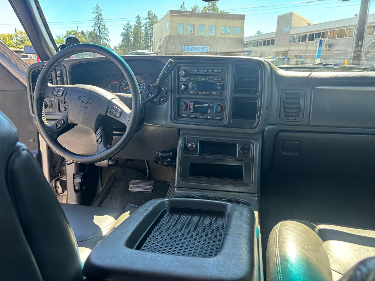Used 2005 Chevrolet Silverado 2500 LT w/ Heavy-Duty Power Package AWD/4WD image 12