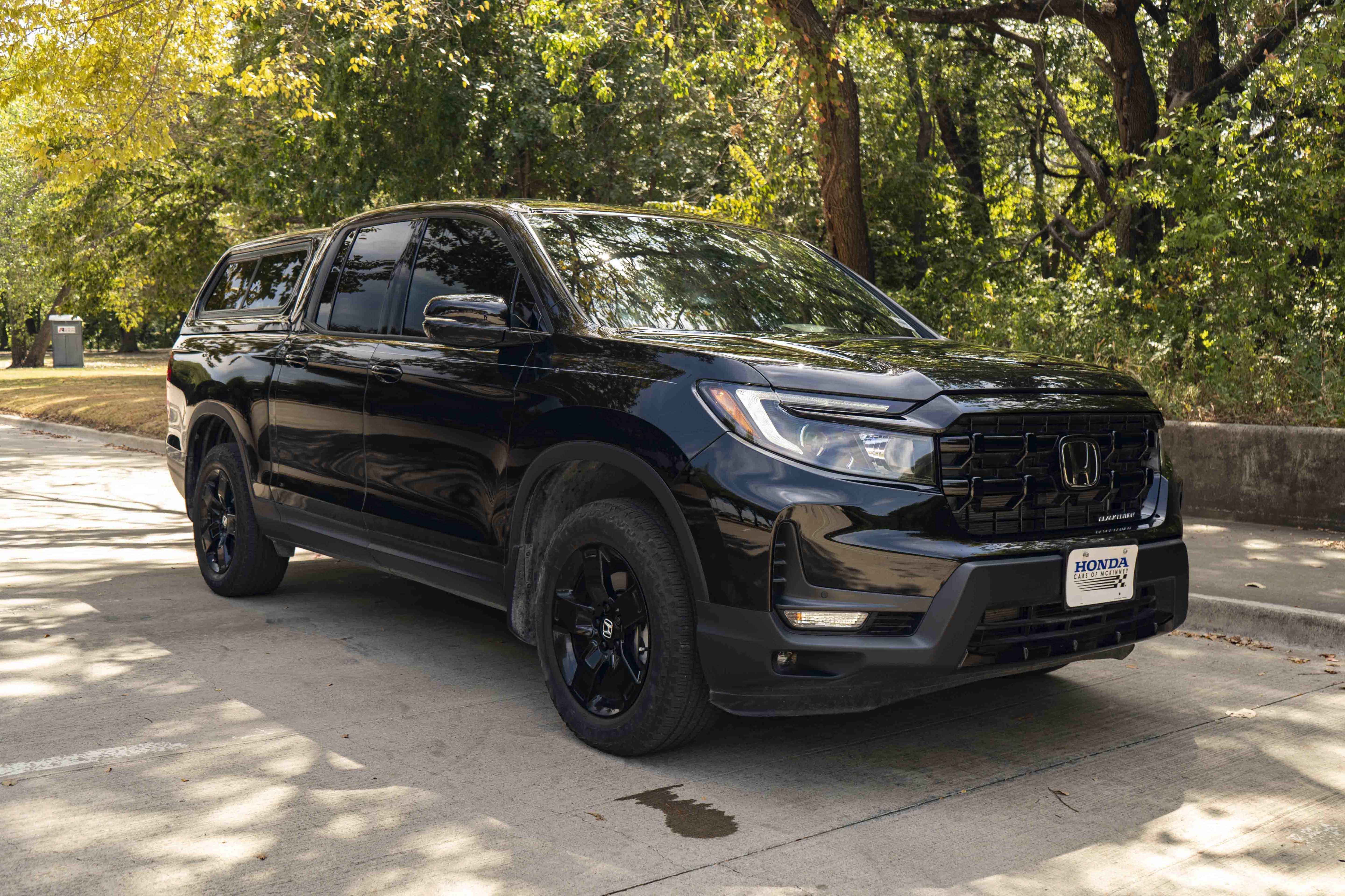 Used 2025 Honda Ridgeline Black Edition image 2