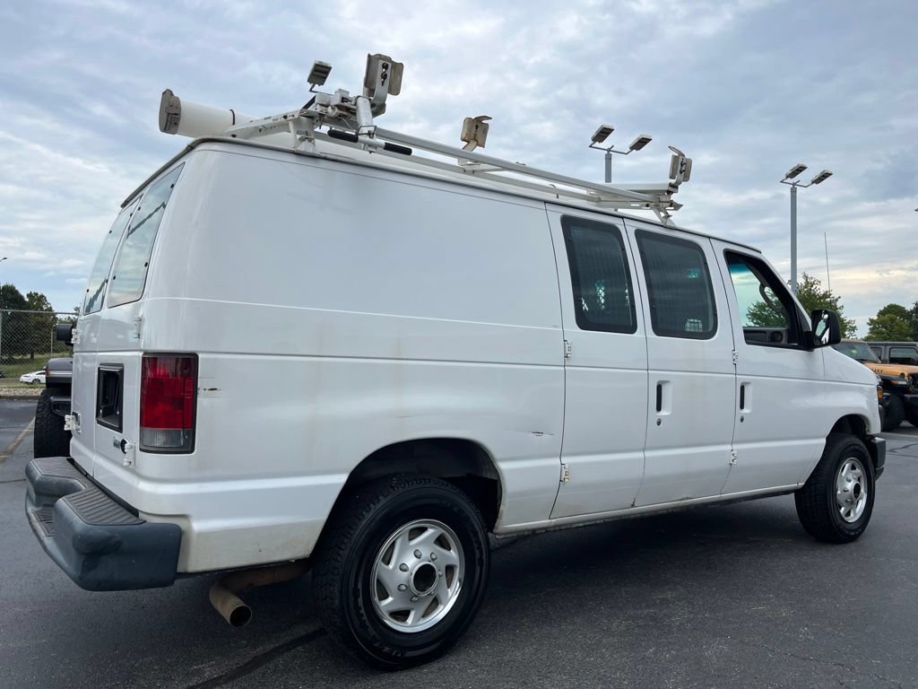 Used 2012 Ford E-250 and Econoline 250 w/ Commercial Cargo Van Pkg RWD image 4