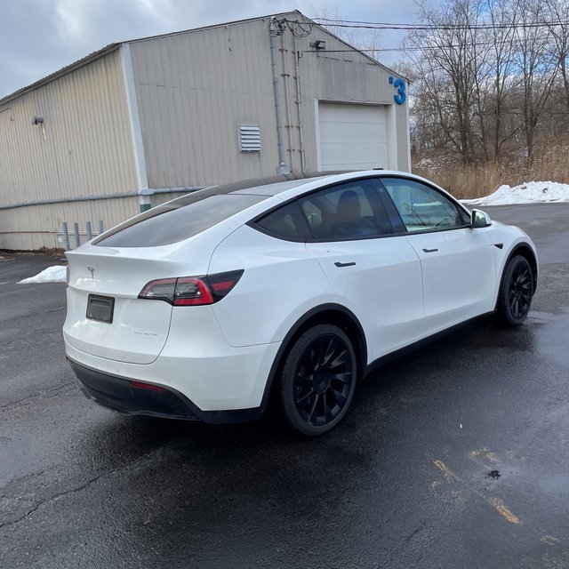 Used 2021 Tesla Model Y Long Range image 14