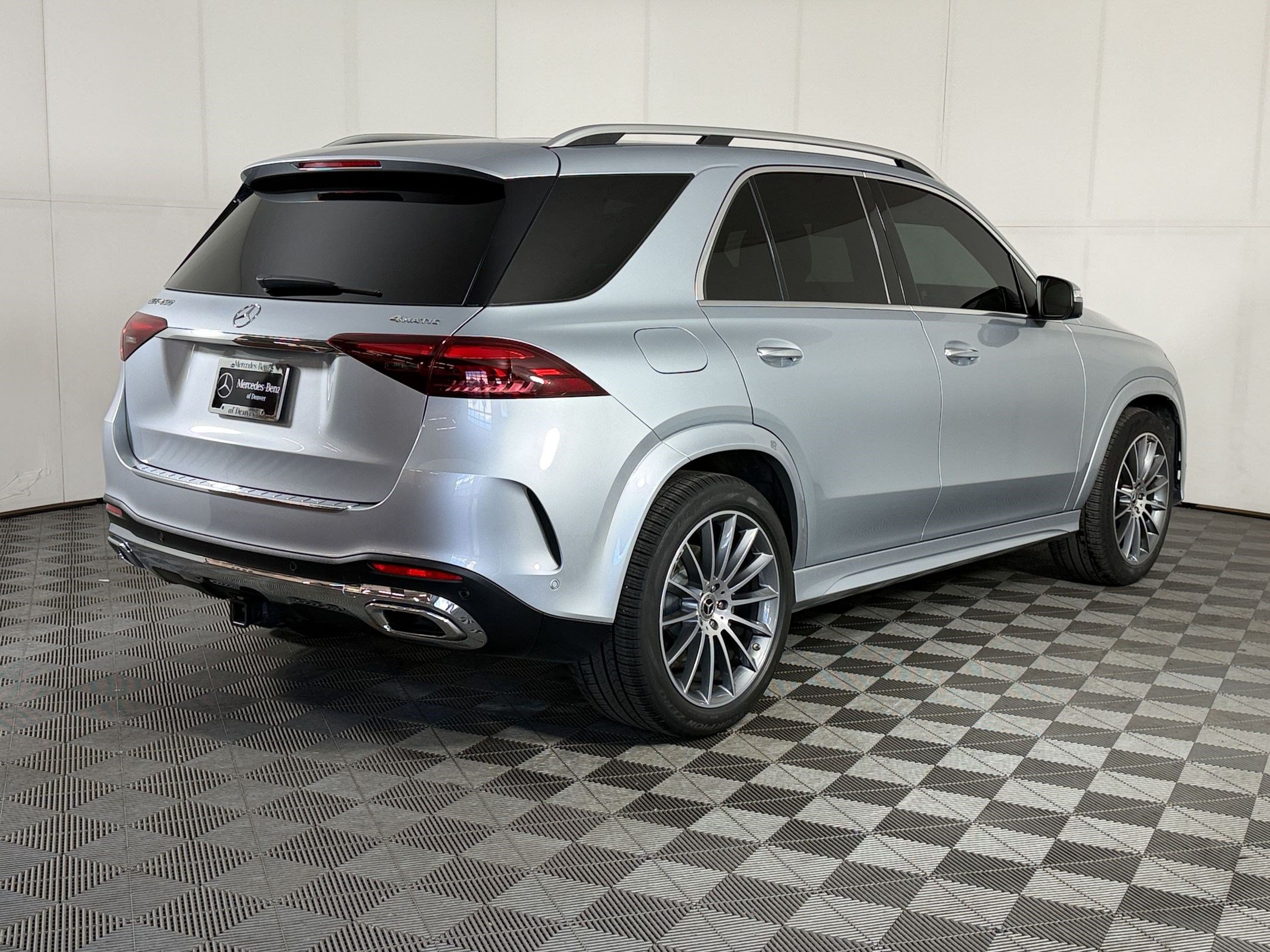 Used 2024 Mercedes-Benz GLE 450 4MATIC image 9
