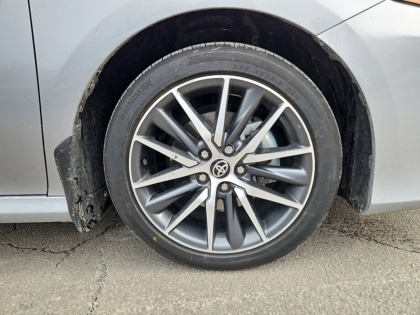 Used 2023 Toyota Camry XLE w/ Cold Weather Package image 9