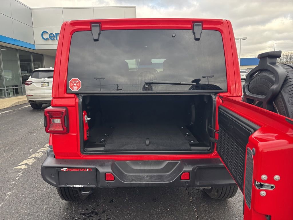 Used 2025 Jeep Wrangler Sahara image 15