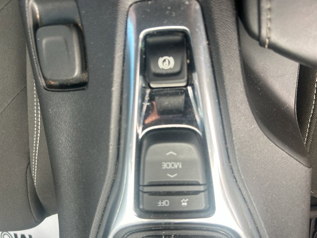 Used 2019 Chevrolet Camaro LT image 25