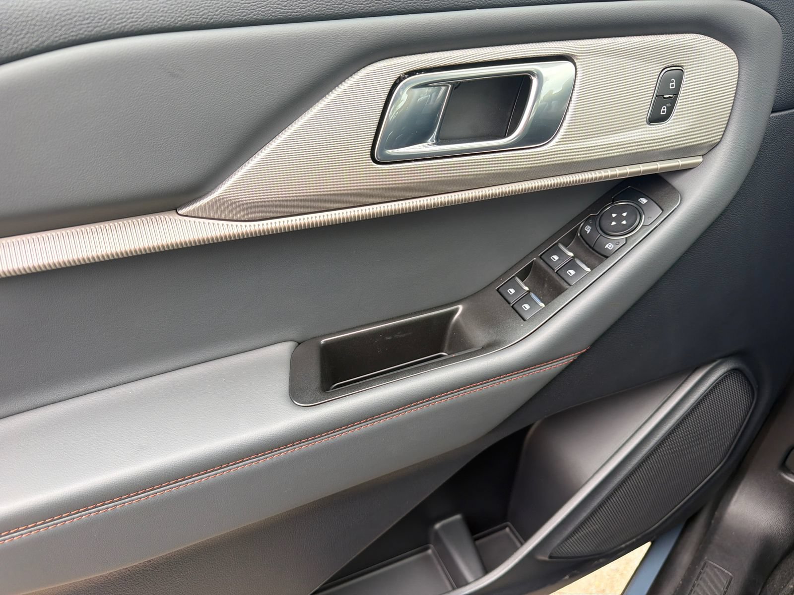 New 2026 Ford Explorer Active AWD/4WD image 33