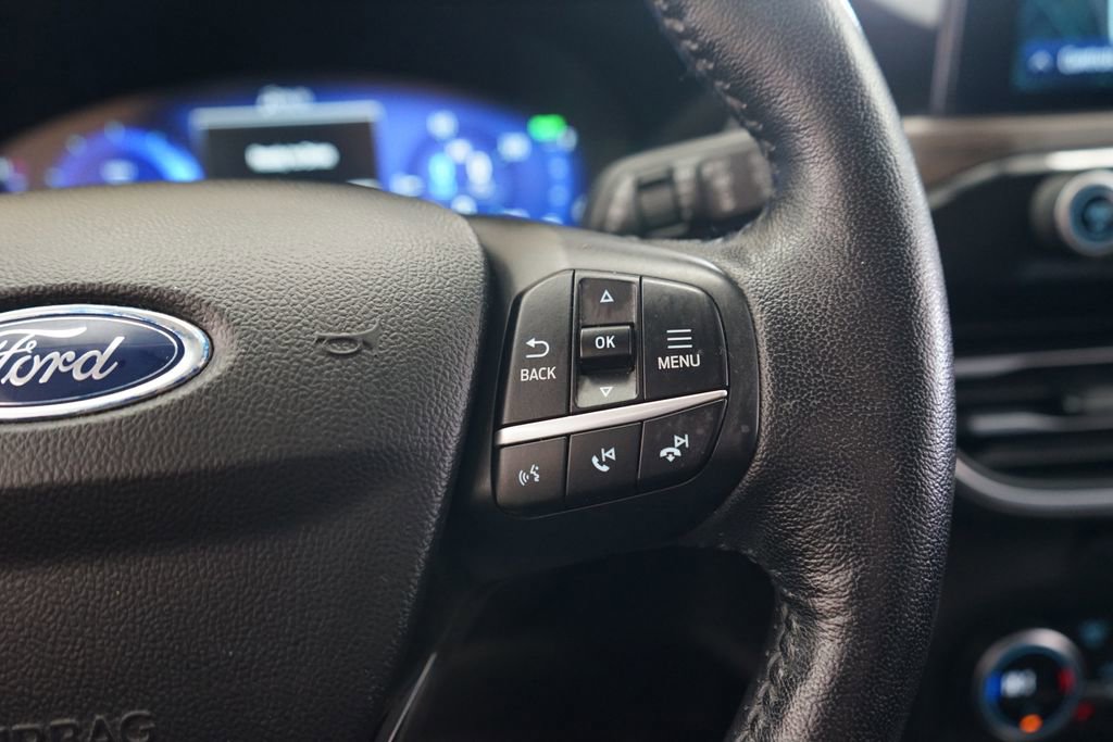 Used 2020 Ford Escape Titanium image 33