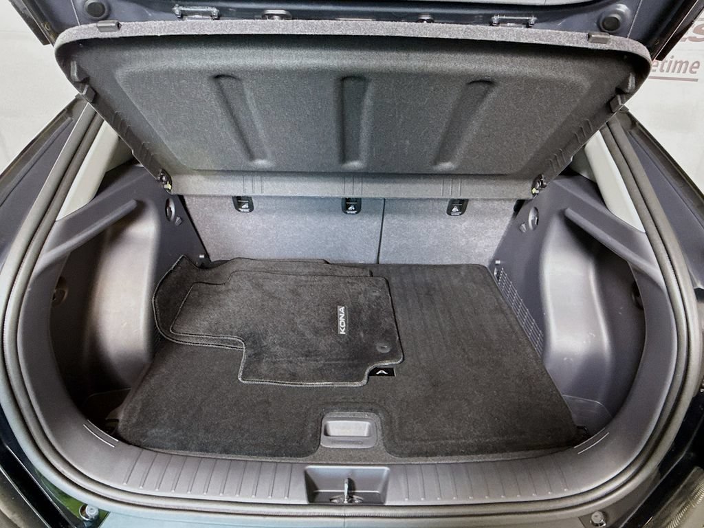 Certified 2025 Hyundai Kona SEL AWD/4WD image 28