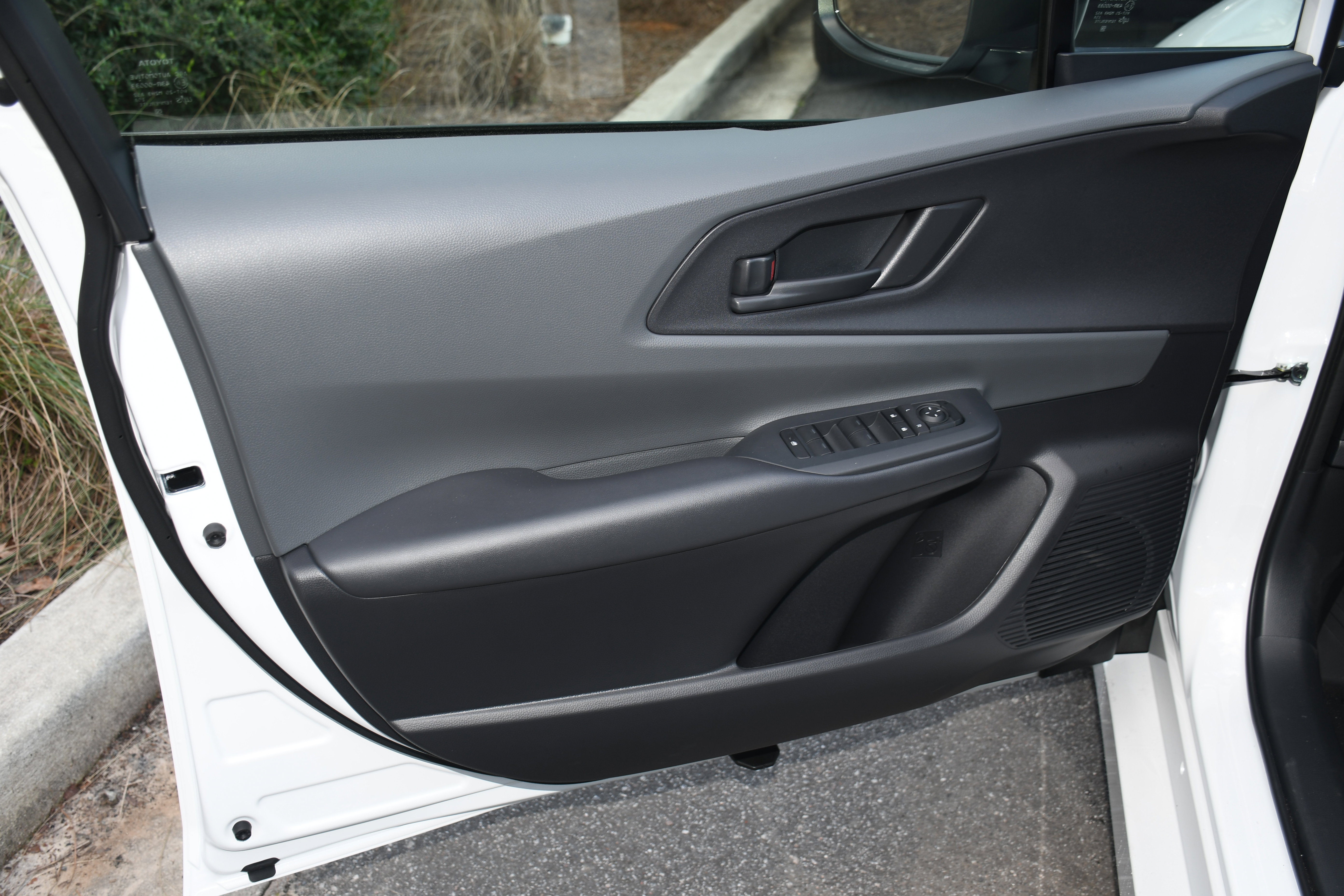 New 2026 Toyota Prius LE FWD image 5