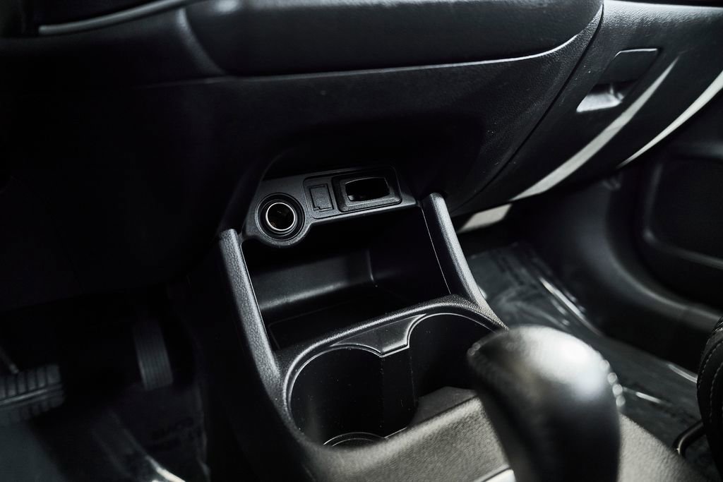 Used 2016 Mitsubishi Outlander SE AWD/4WD image 35