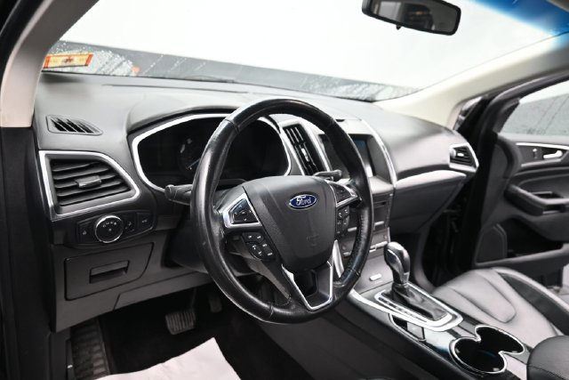 Used 2017 Ford Edge Titanium AWD/4WD image 16