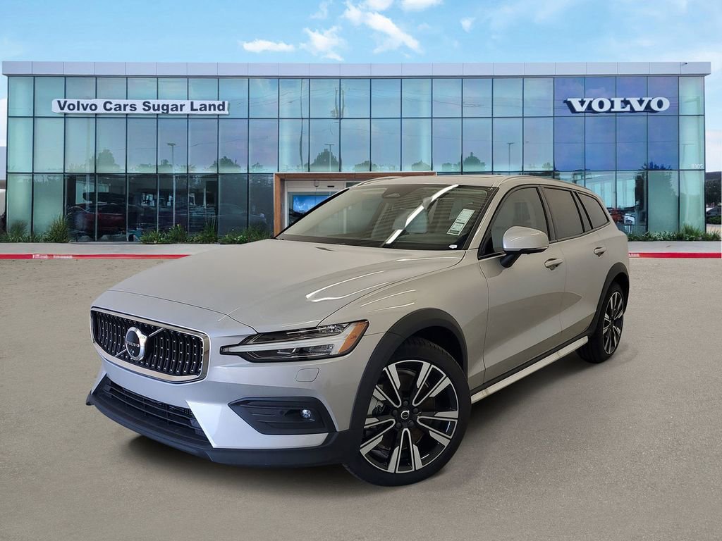 New 2025 Volvo V60 B5 Cross Country Ultra w/ Protection Package Premier