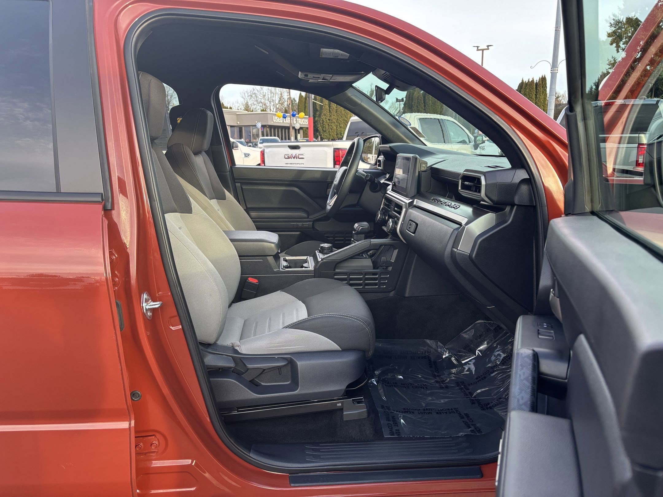 Used 2025 Toyota Tacoma TRD Off-Road AWD/4WD image 9