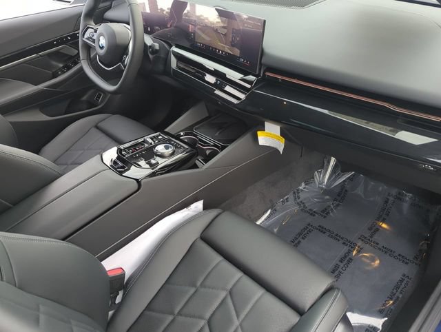 Used 2026 BMW 530i w/ Premium Package RWD image 12