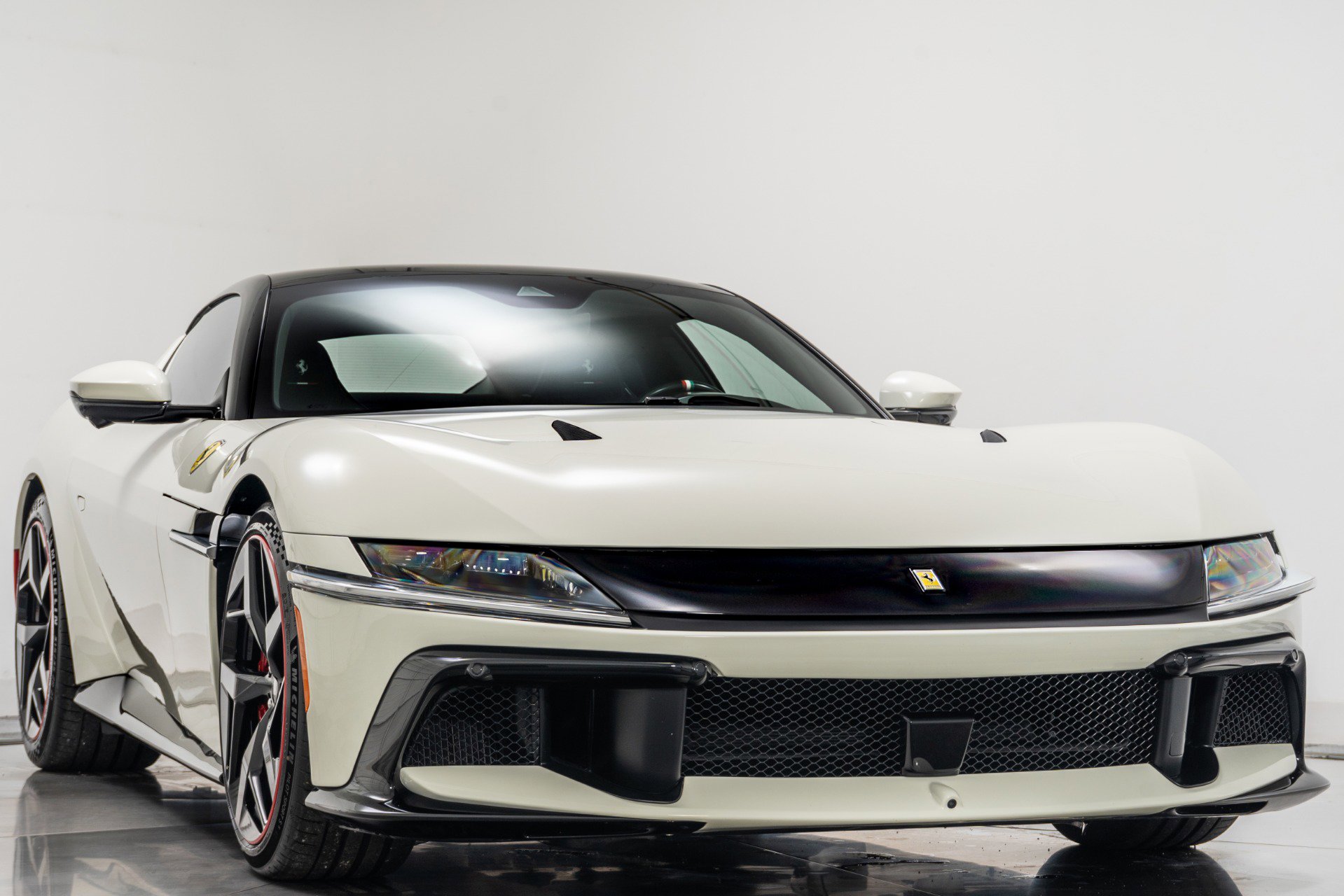 Used 2025 Ferrari 12Cilindri image 3