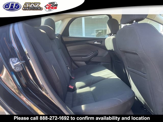 Used 2016 Ford Focus SE w/ SE Sport Package FWD image 12