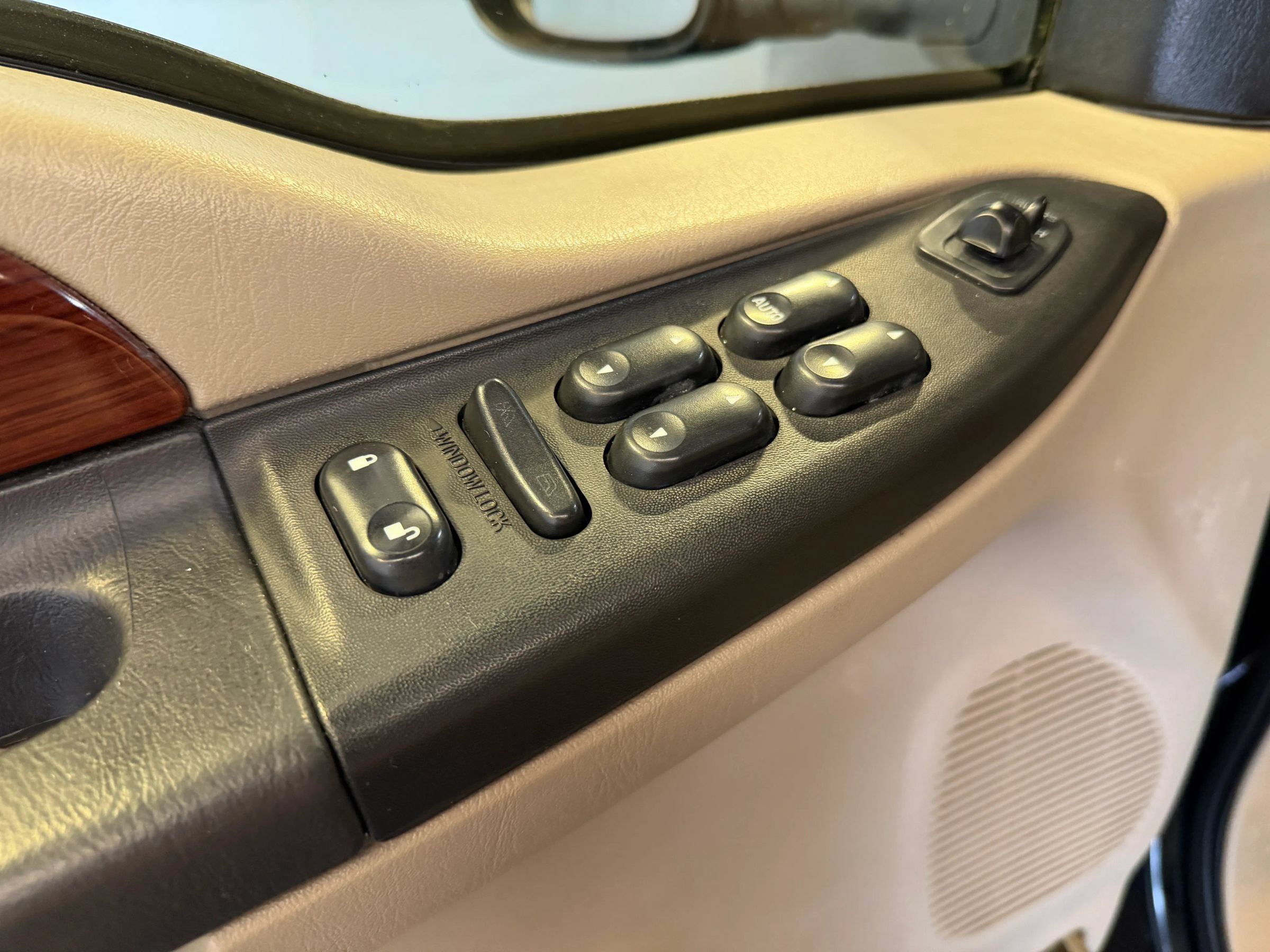 Used 2005 Ford Excursion Limited AWD/4WD image 10