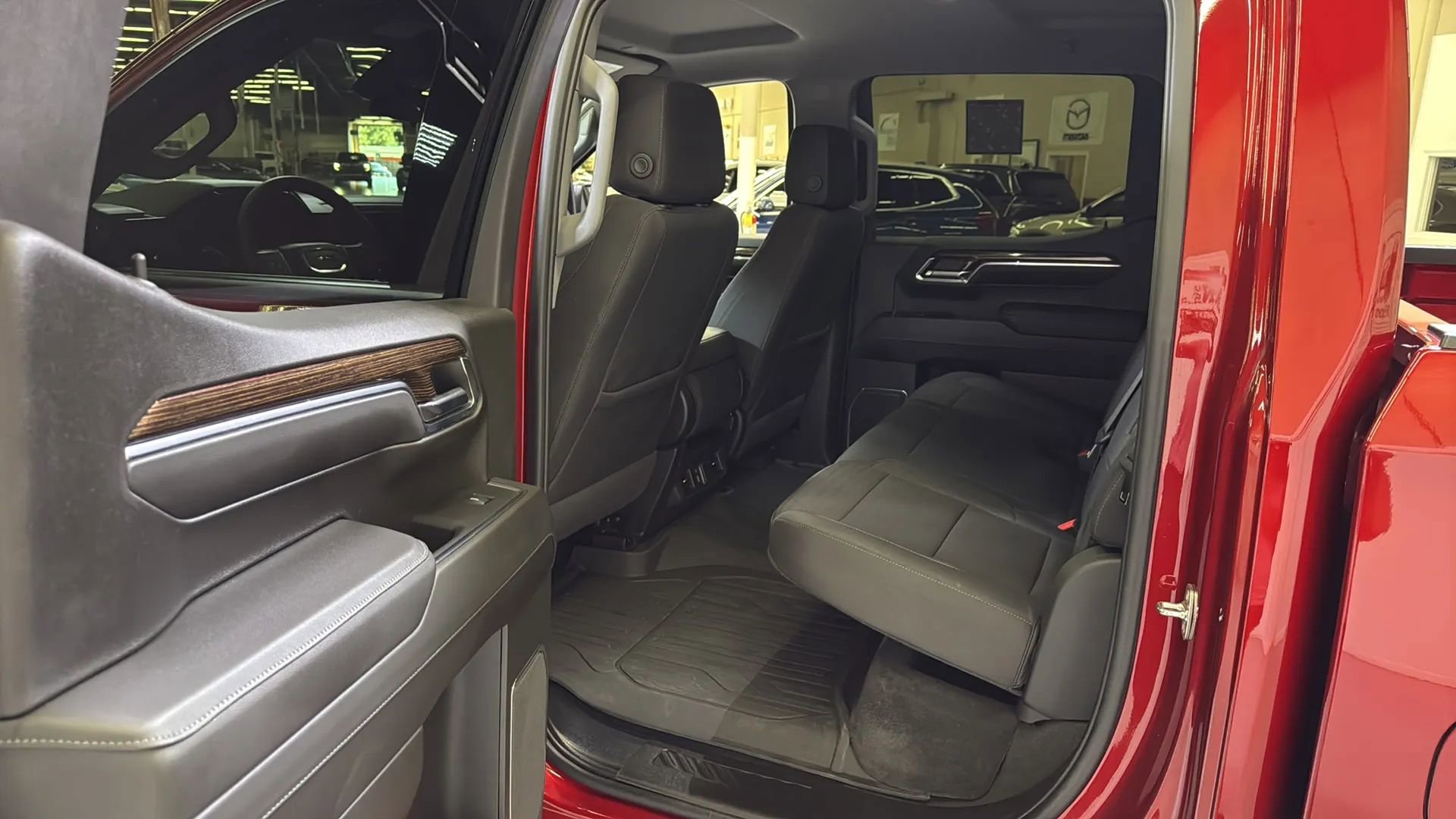 Used 2024 GMC Sierra 1500 Elevation w/ LPO, Elevation Black Package image 22