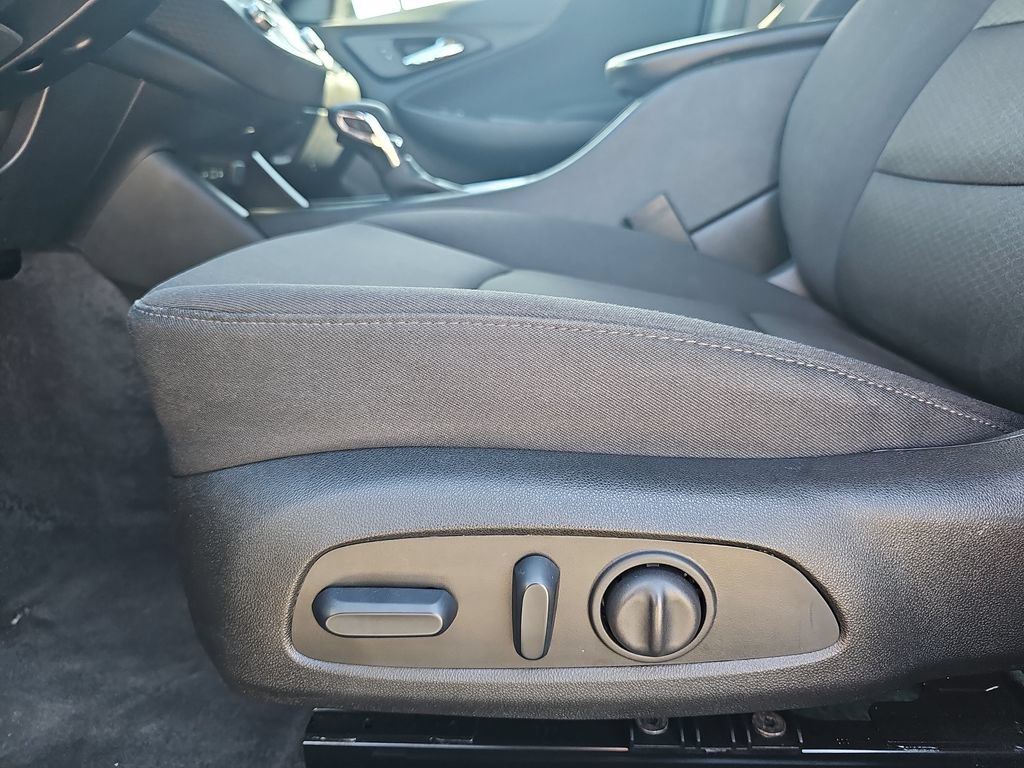 Used 2025 Chevrolet Malibu LT FWD image 27