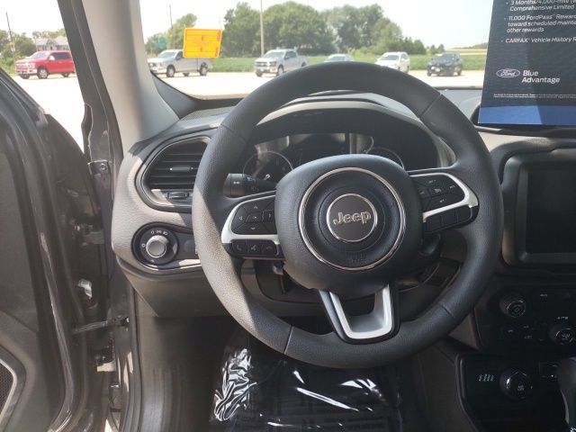 Used 2023 Jeep Renegade Latitude AWD/4WD image 12