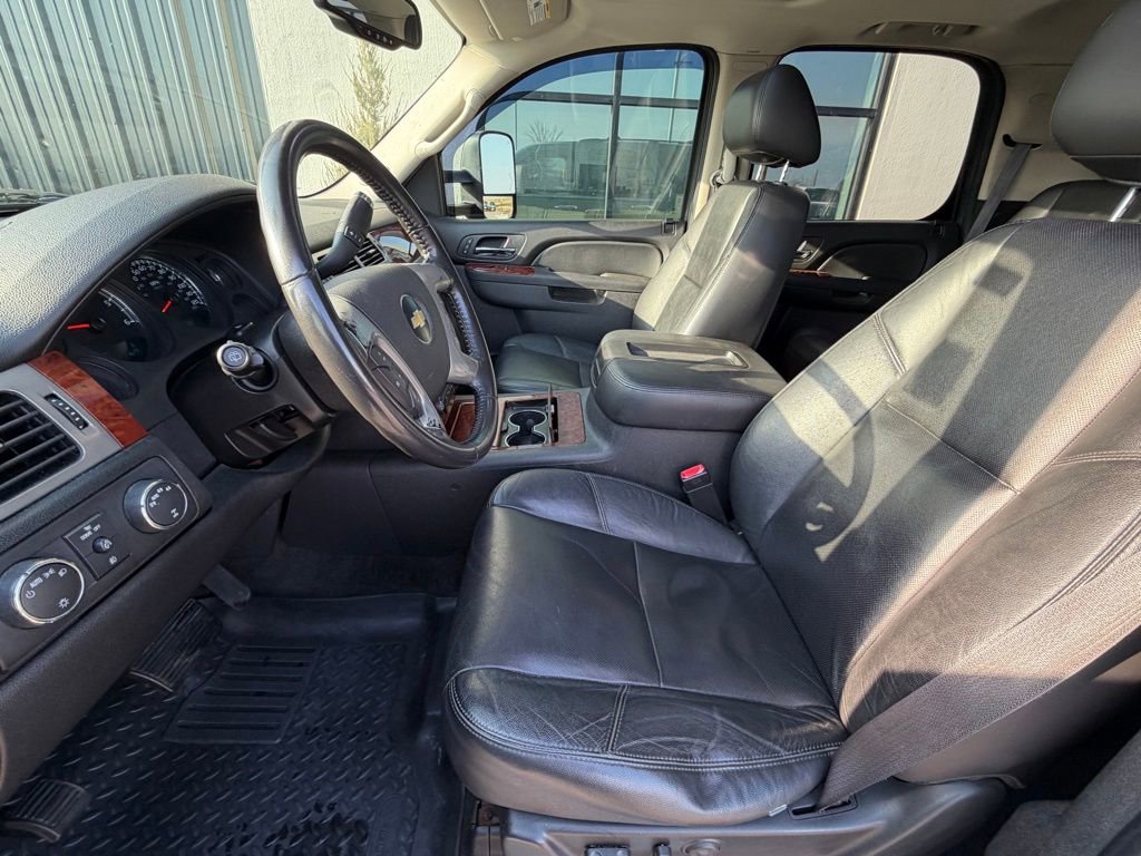 Used 2010 Chevrolet Tahoe LTZ image 8