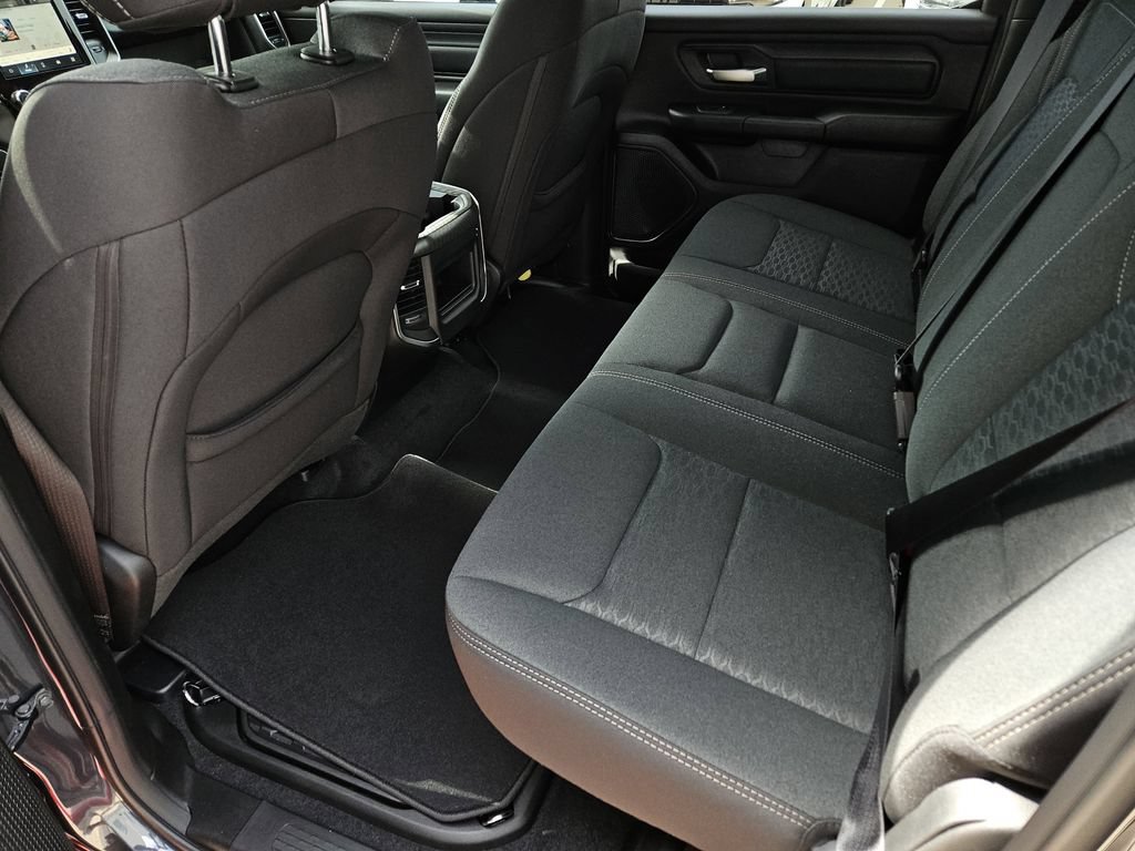 New 2026 RAM 1500 Express AWD/4WD image 11
