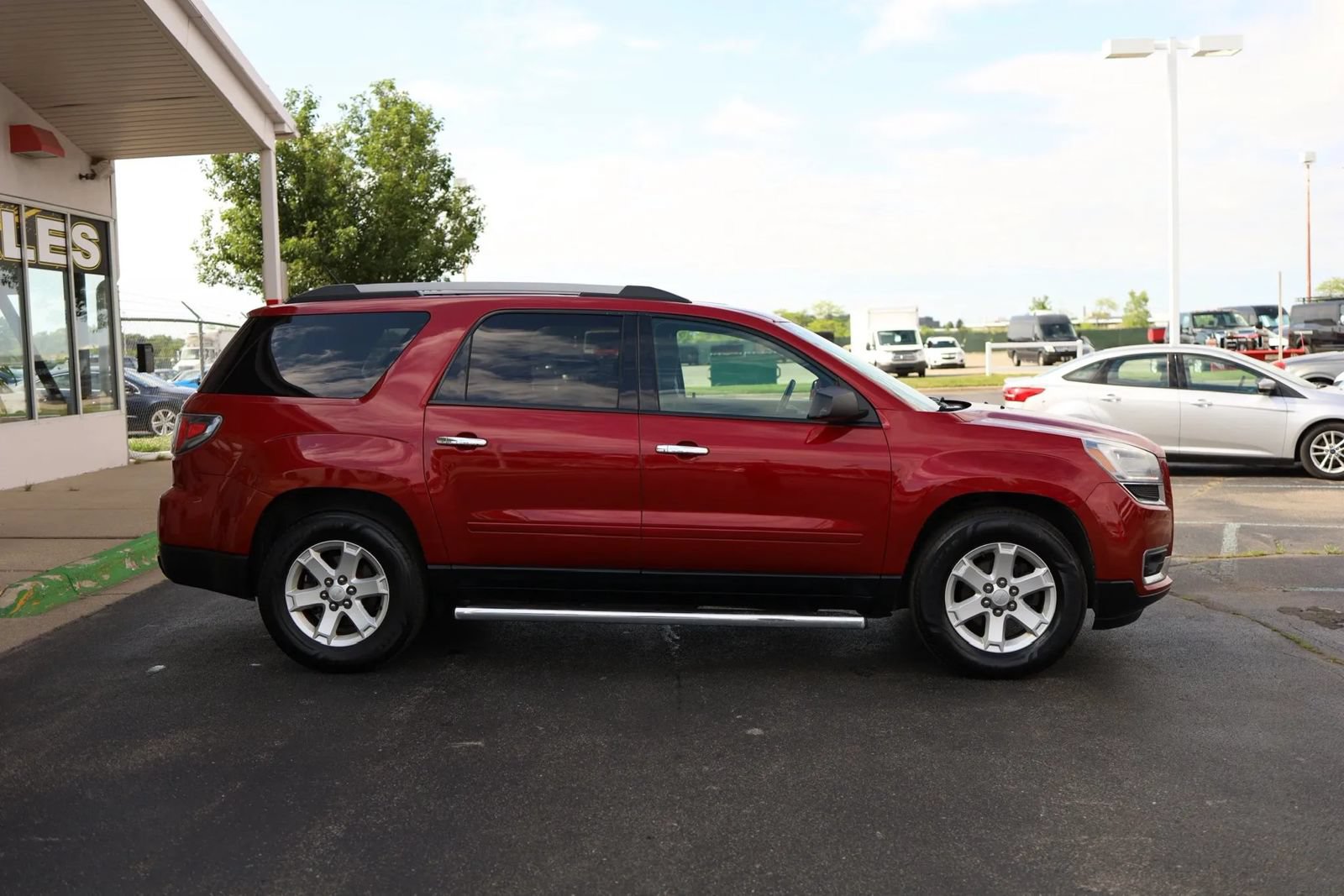 Used 2013 GMC Acadia SLE FWD image 4