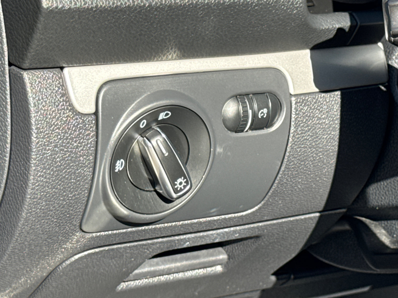 Used 2014 Volkswagen Eos Komfort FWD image 14