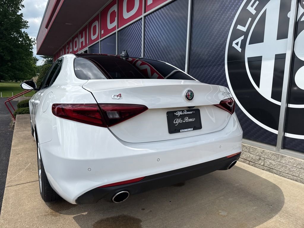 Used 2021 Alfa Romeo Giulia Ti AWD/4WD image 12