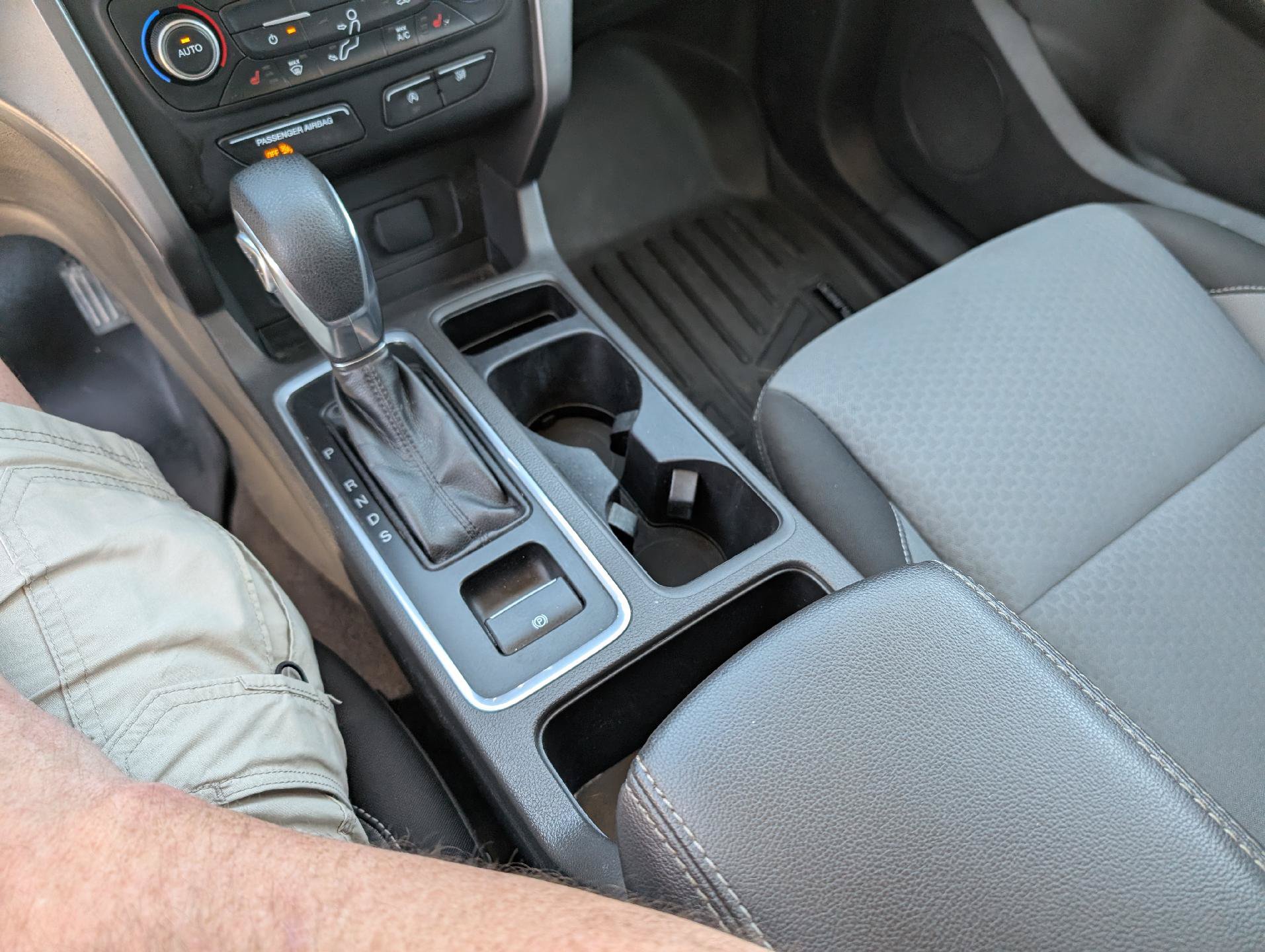 Used 2018 Ford Escape SE AWD/4WD image 25