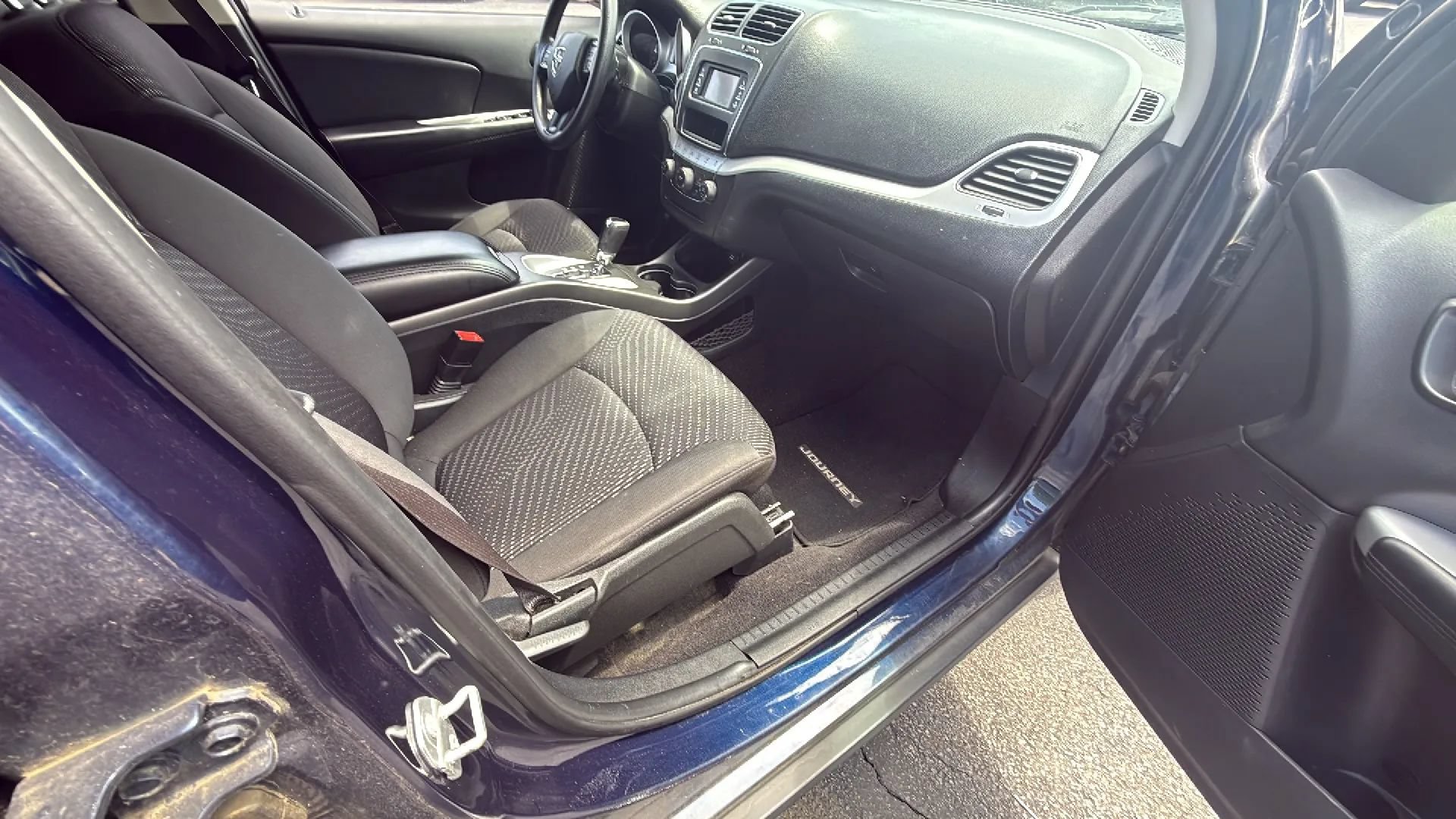 Used 2017 Dodge Journey SE FWD image 16