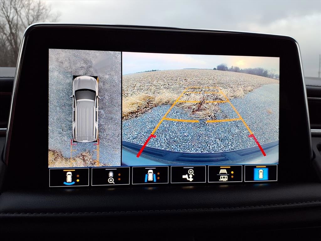 Used 2021 Chevrolet Suburban LT w/ LT Signature Package image 12