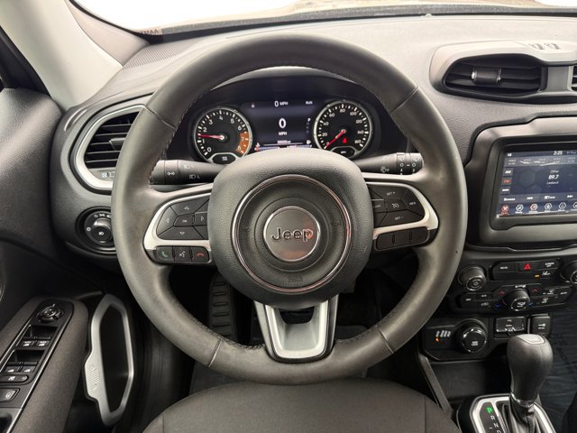 Used 2021 Jeep Renegade Latitude AWD/4WD image 14