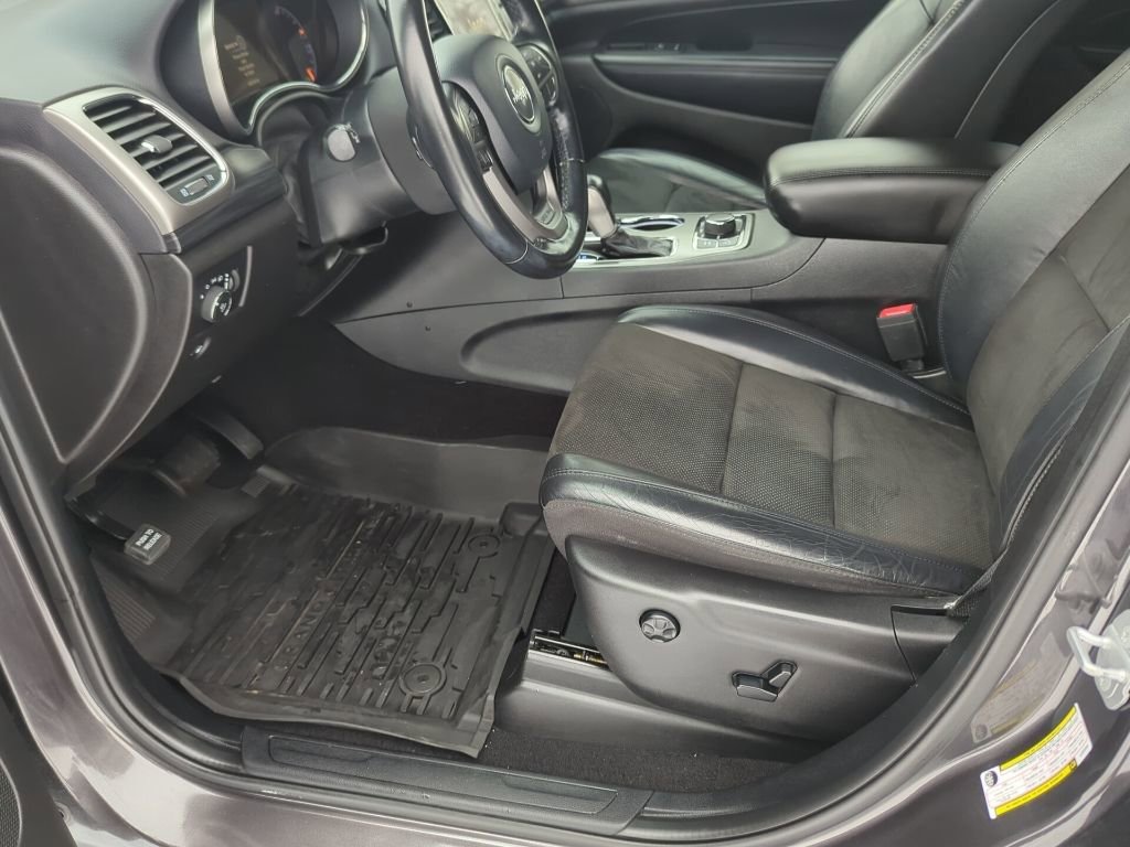 Used 2020 Jeep Grand Cherokee Laredo w/ Quick Order Package 2BN North image 35