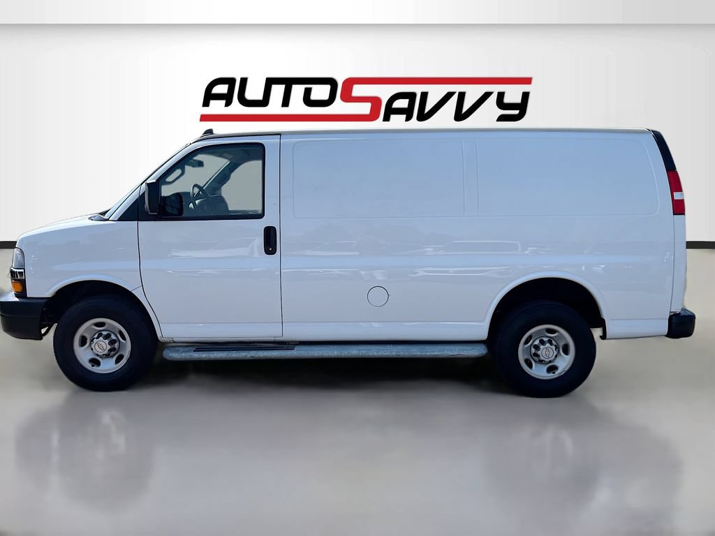Used 2024 Chevrolet Express 2500 w/ Driver Convenience Package RWD image 4