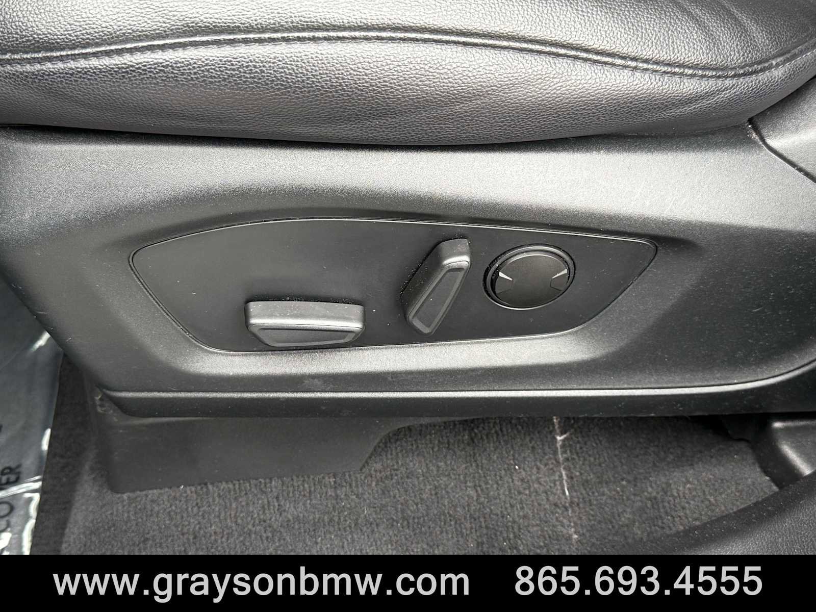 Used 2022 Ford Explorer Limited image 11