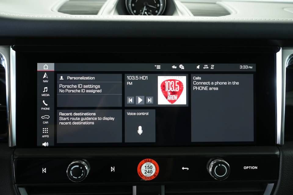 Certified 2025 Porsche Macan AWD/4WD image 17