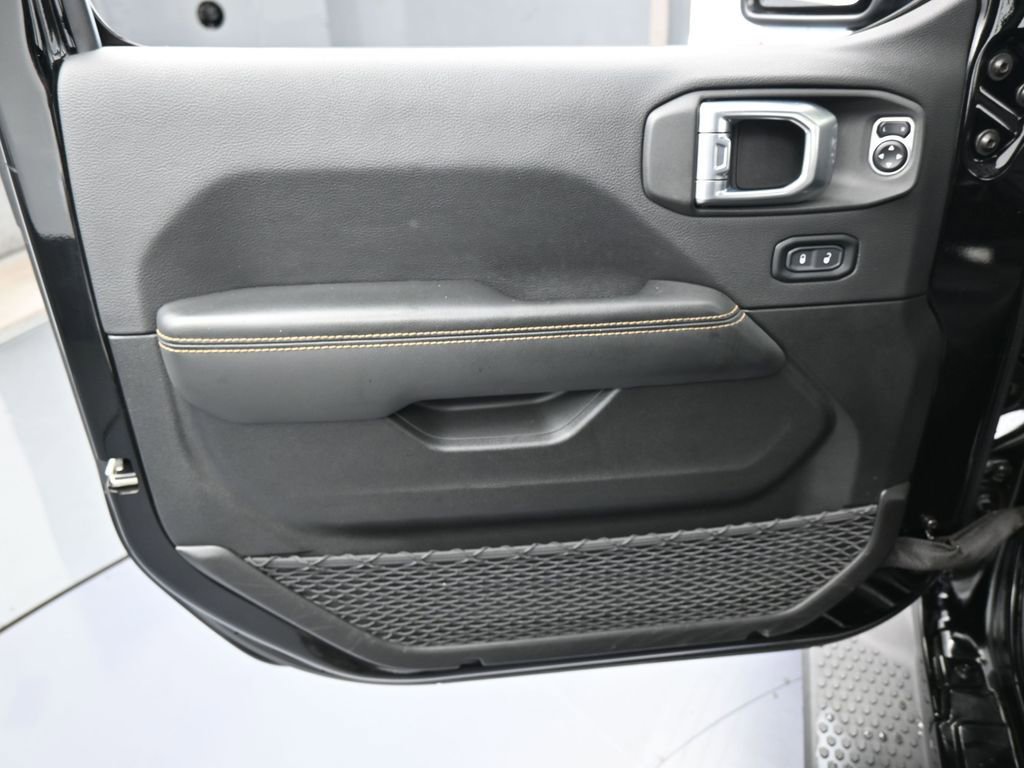 Used 2024 Jeep Wrangler Sahara image 13