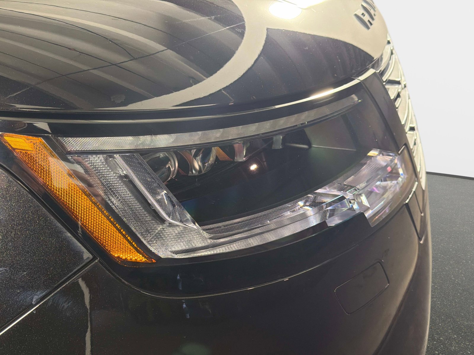 Used 2025 Land Rover Range Rover Long Wheelbase SE image 9