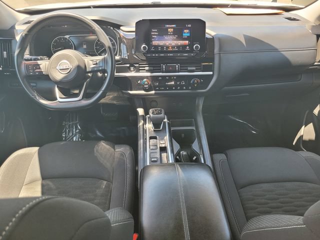 Certified 2025 Nissan Pathfinder SV FWD image 16