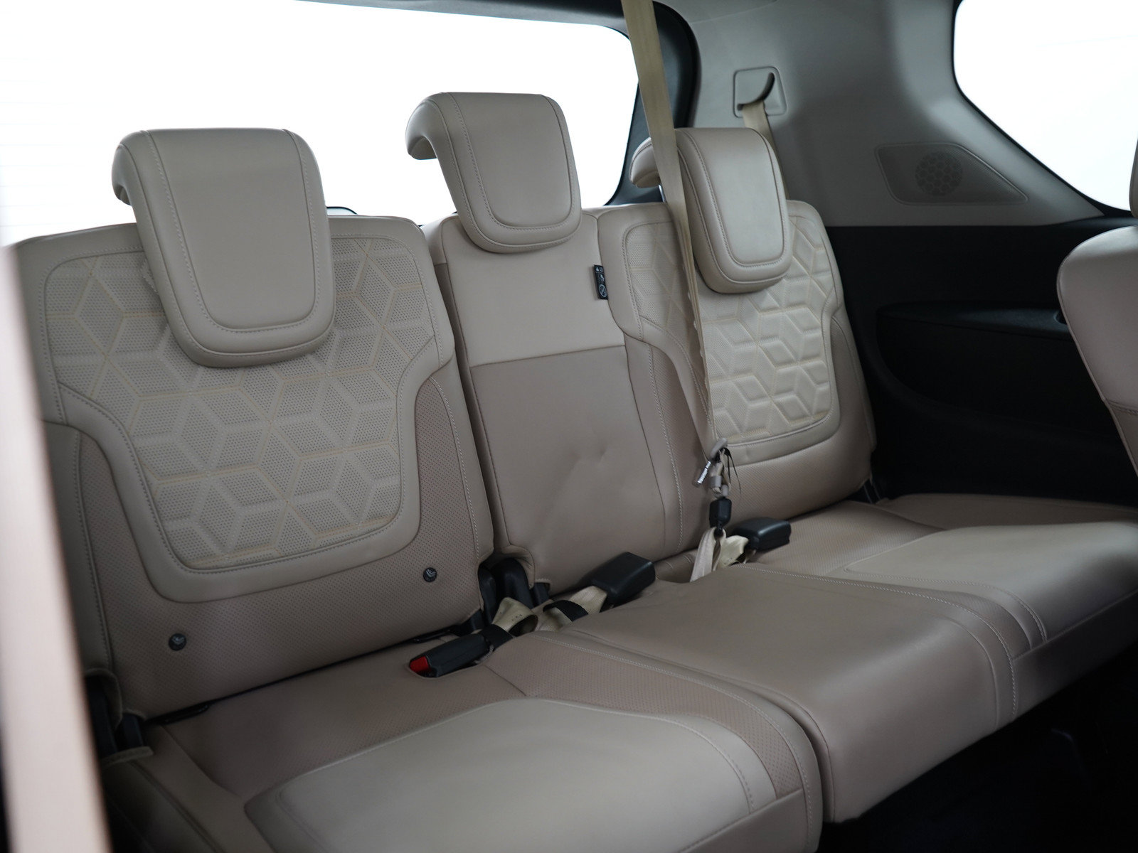 Certified 2025 Nissan Armada Platinum AWD/4WD image 13