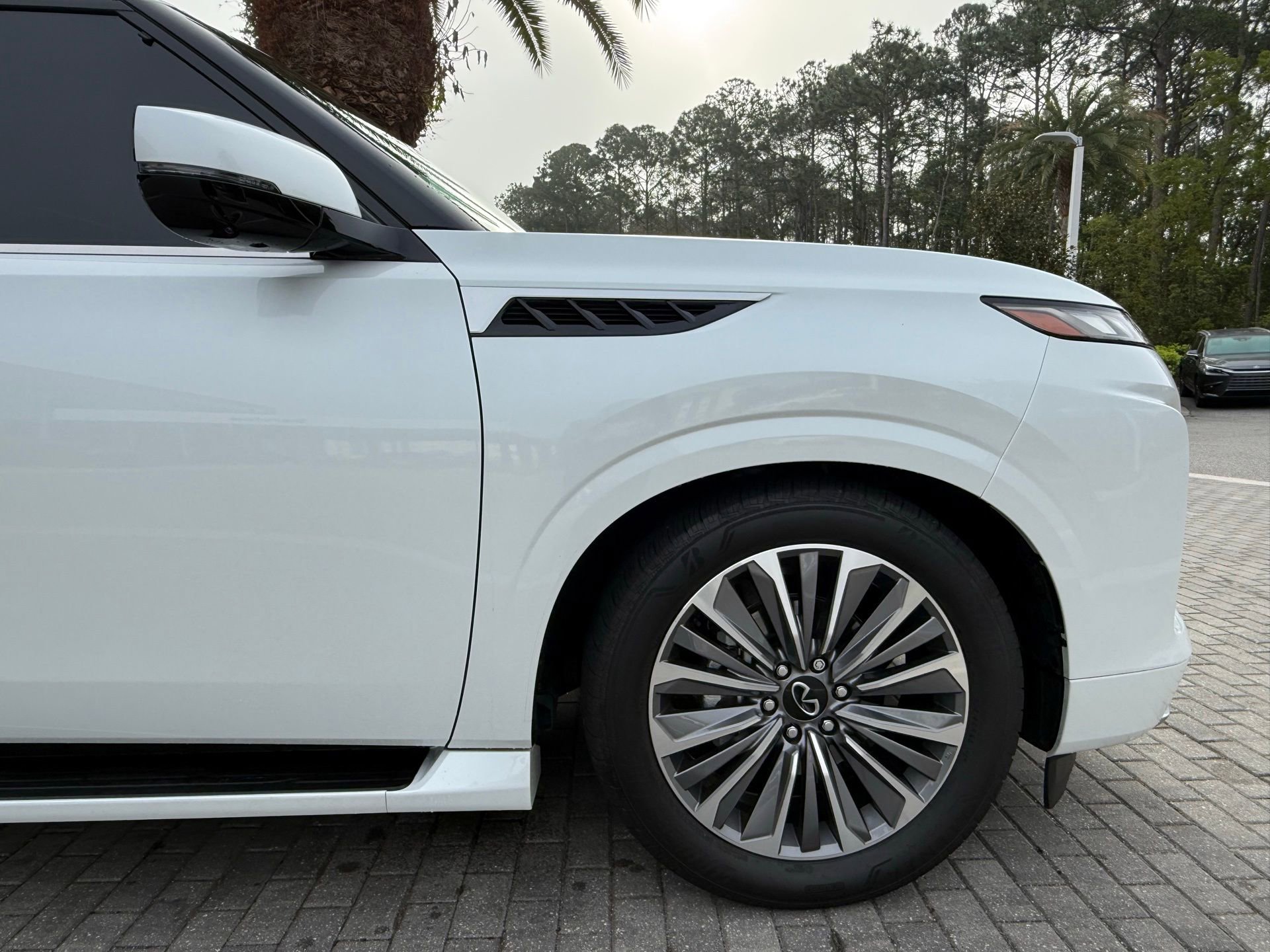 Used 2025 INFINITI QX80 Luxe image 6