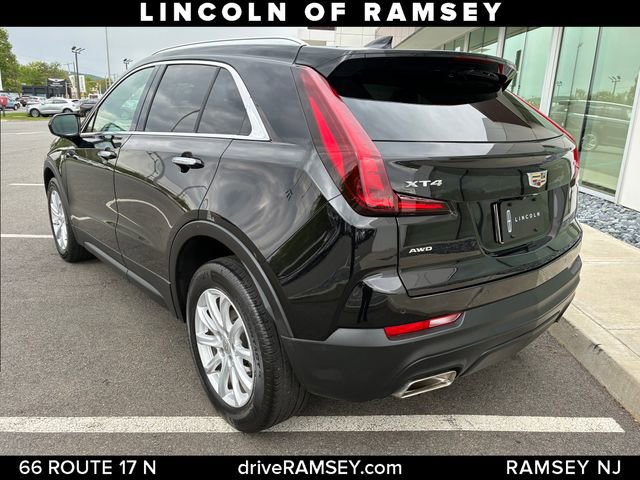 Used 2023 Cadillac XT4 Luxury w/ Cold Weather Package AWD/4WD image 3