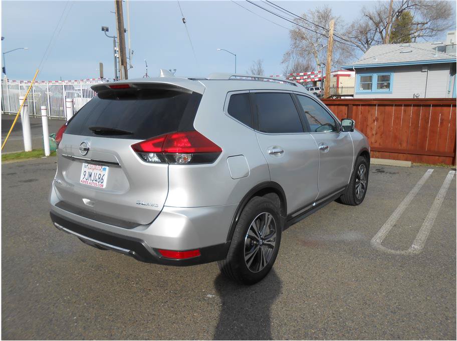 Used 2018 Nissan Rogue SL AWD/4WD image 6