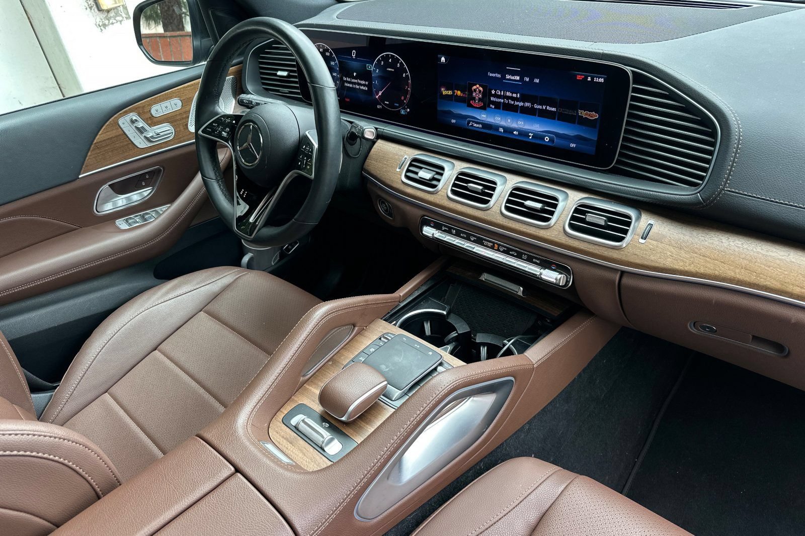 Used 2024 Mercedes-Benz GLS 450 4MATIC image 21